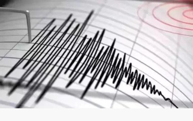 ভূমিকম্পে কাঁপল পশ্চিমবঙ্গ, আতঙ্কে রাস্তায় মানুষ