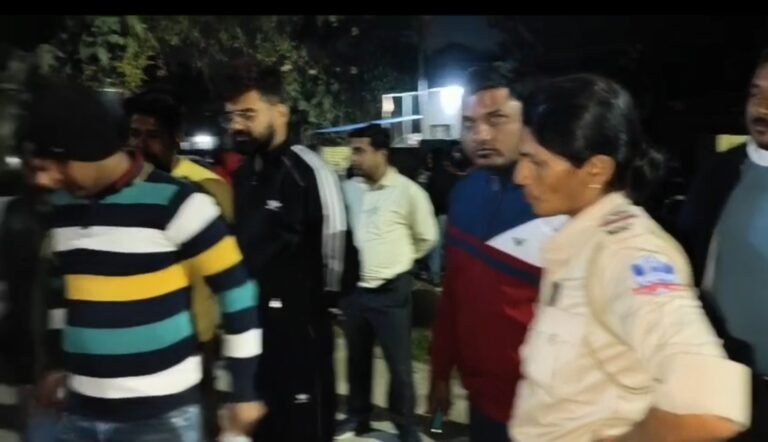 বিজেপি নেত্রীর বাড়িতে বোমাবাজির অভিযোগ, দুর্গাপুরে চাঞ্চল্য