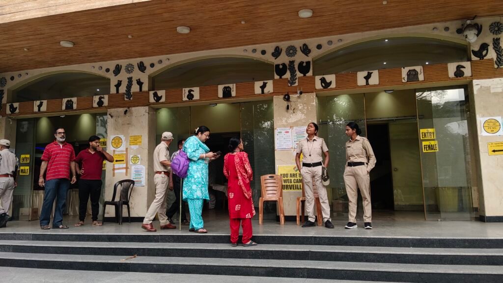 ভোটযুদ্ধের মহারণ আজ! পশ্চিম বর্ধমানের ৯ আসনে ৮৫ প্রার্থীর ভাগ্য নির্ধারণ