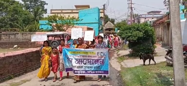 পুনর্বাসনের দাবিতে কেন্দা গ্রামে বিক্ষোভ, খোলামুখ খনির কাজ বন্ধ