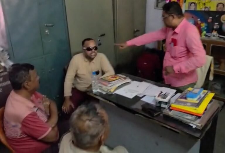 তৃতীয় শ্রেণীর ছাত্রীকে শ্লীলতাহানির অভিযোগ শিক্ষকের বিরুদ্ধে