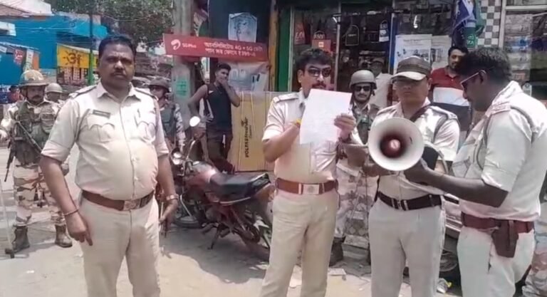 বারাবনিতে নির্বাচন ঘিরে কড়া নজরদারি, পুলিশের মাইকিং শুরু