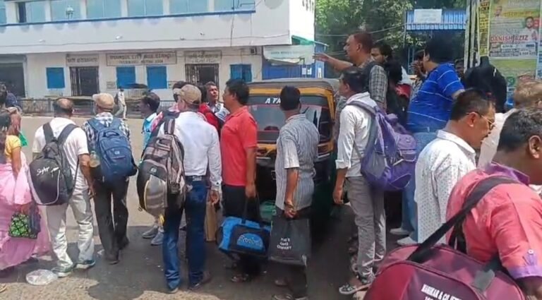 নির্বাচনের প্রাক্কালে আসানসোল বাসস্ট্যান্ডে বাস সংকট, বাড়তি ভাড়ায় চাপে যাত্রীরা—লাভে টোটো-অটো চালকরা