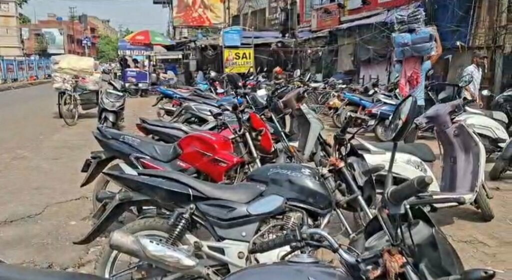 পার্কিং নিয়ে কড়া পুলিশ প্রশাসন, আসানসোলে অভিযান জোরদার
