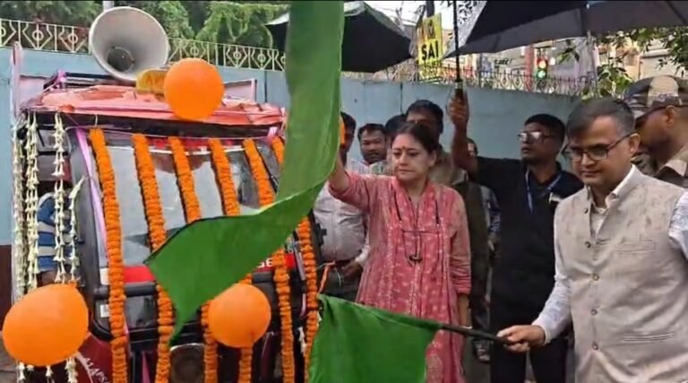 সাকশন-জেট মেশিনে আসানসোল শহর পরিষ্কারের উদ্যোগ পুরনিগমের, জল চুরিতে এফআইআরের হুঁশিয়ারি মন্ত্রী অগ্নিমিত্রা পালের