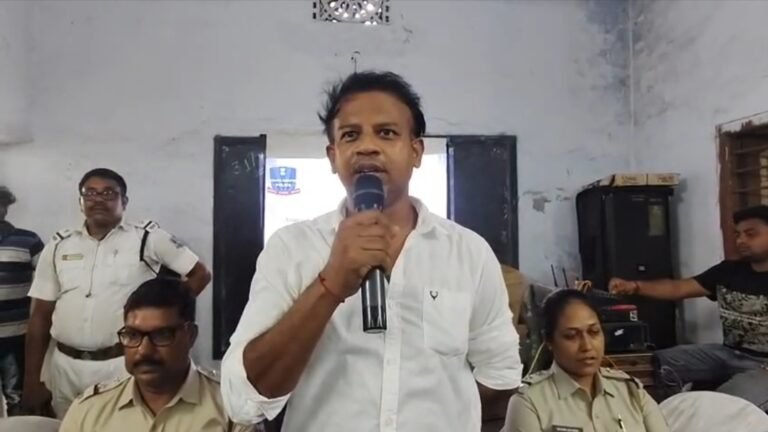 স্কুল ছাত্রীদের নিয়ে সাইবার নিরাপত্তা ও নারী সুরক্ষা সচেতনতা কর্মসূচি রানীগঞ্জ থানার